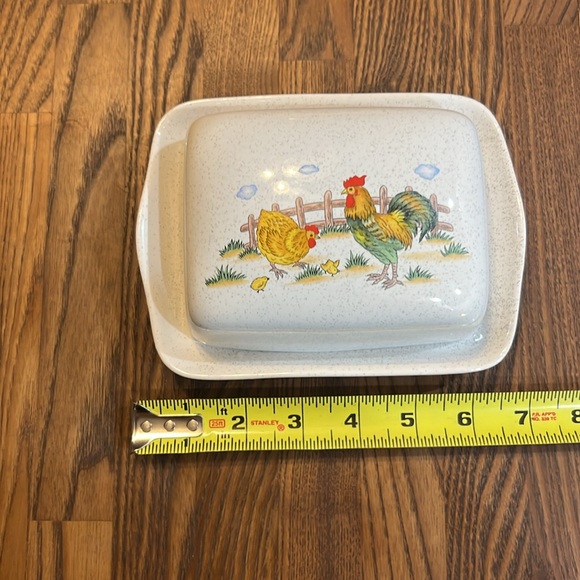 Vintage butter dish with farm chicken and rooster and babies - Picture 4 of 6